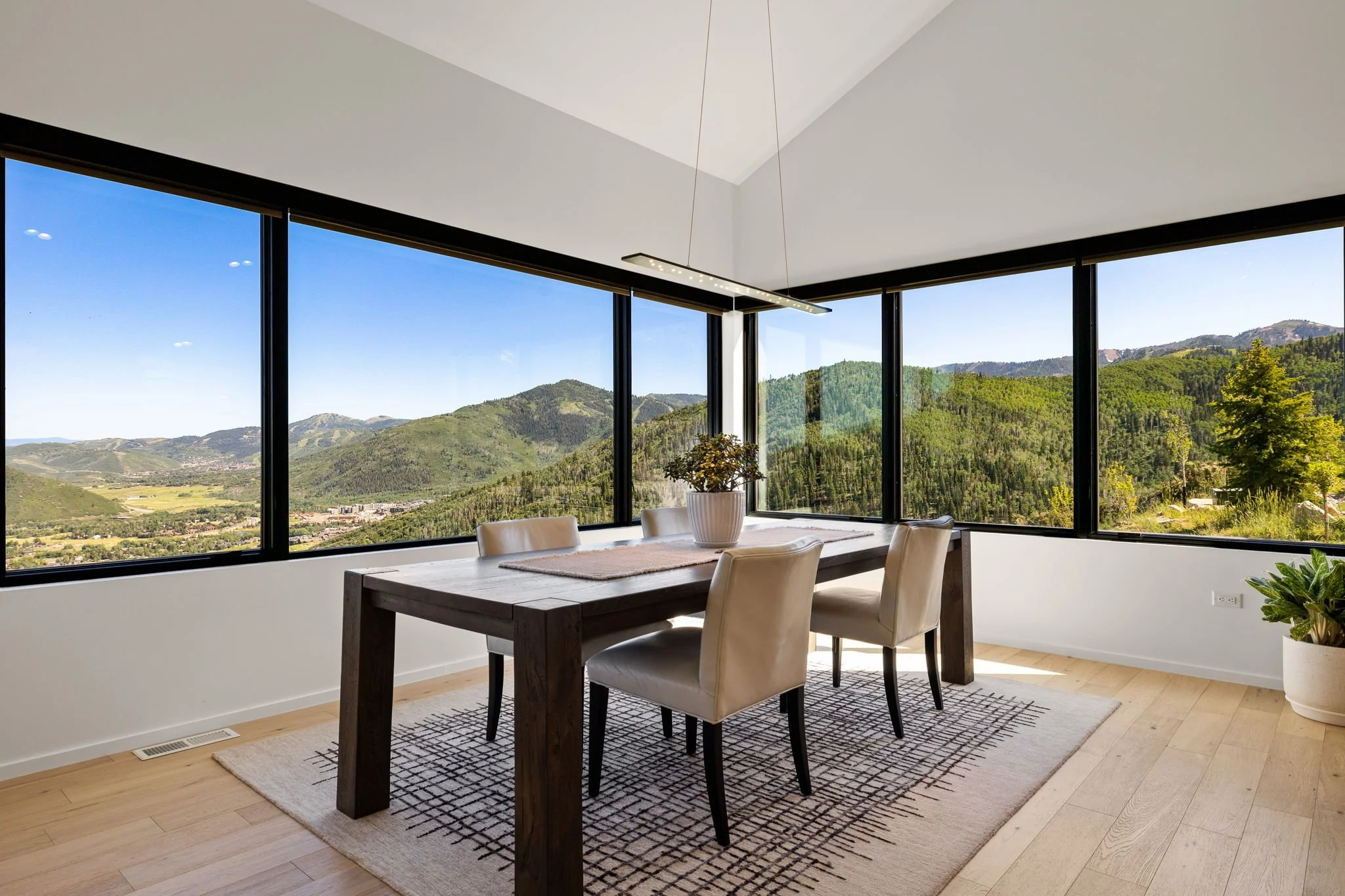 15. 24-web-or-mls-7J4A4966.jpg