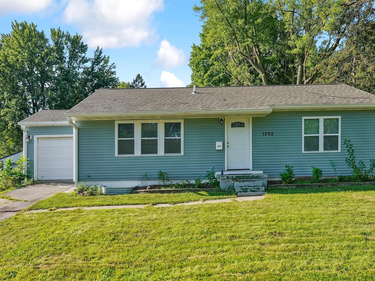 Affordable Des Moines Ranch Home | 3BR/2BA Updated Kitchen | Finished Basement &amp; Garage
