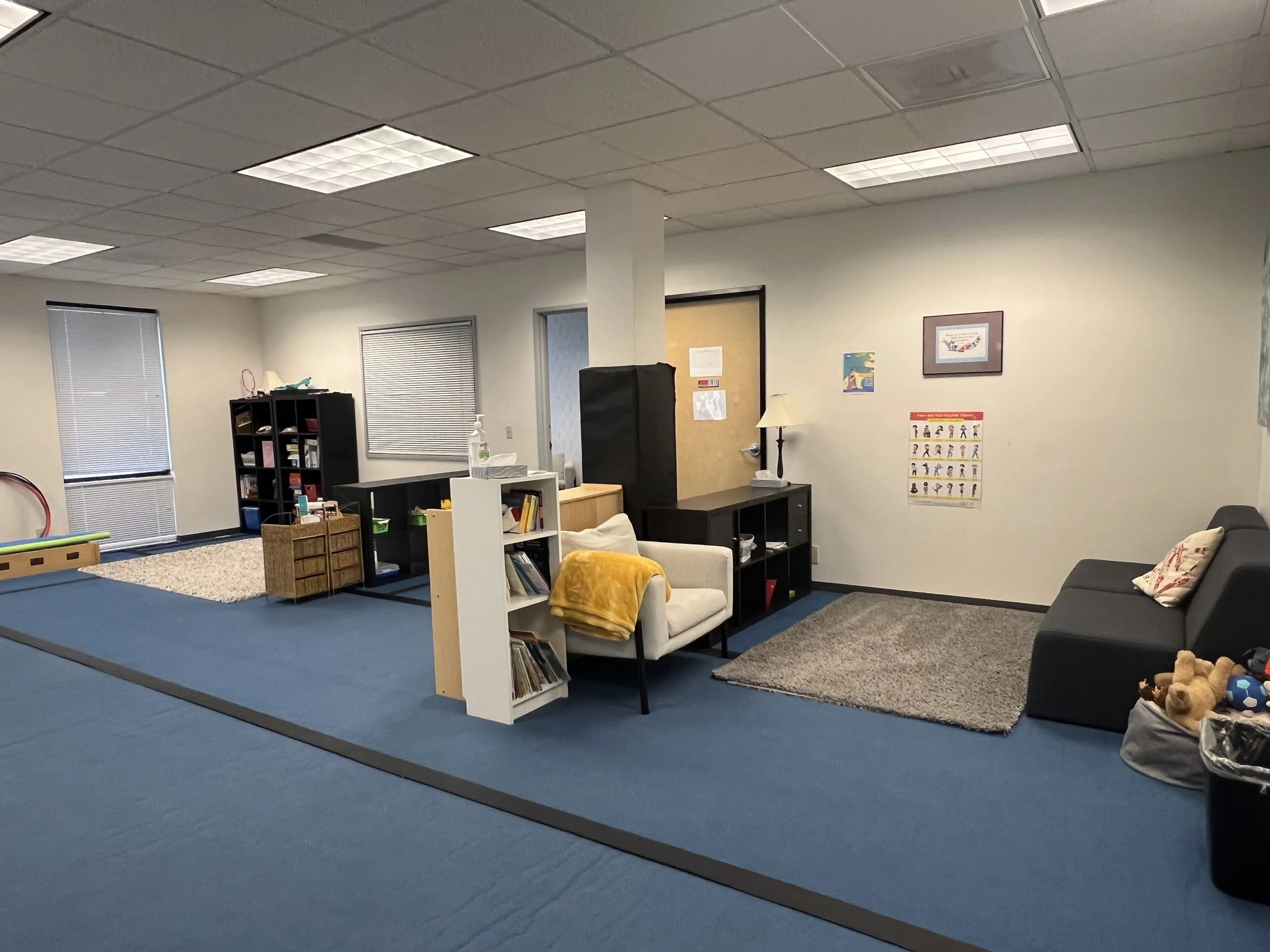 Tigard_Secondary_Waiting_and_Play_Room_1.jpg