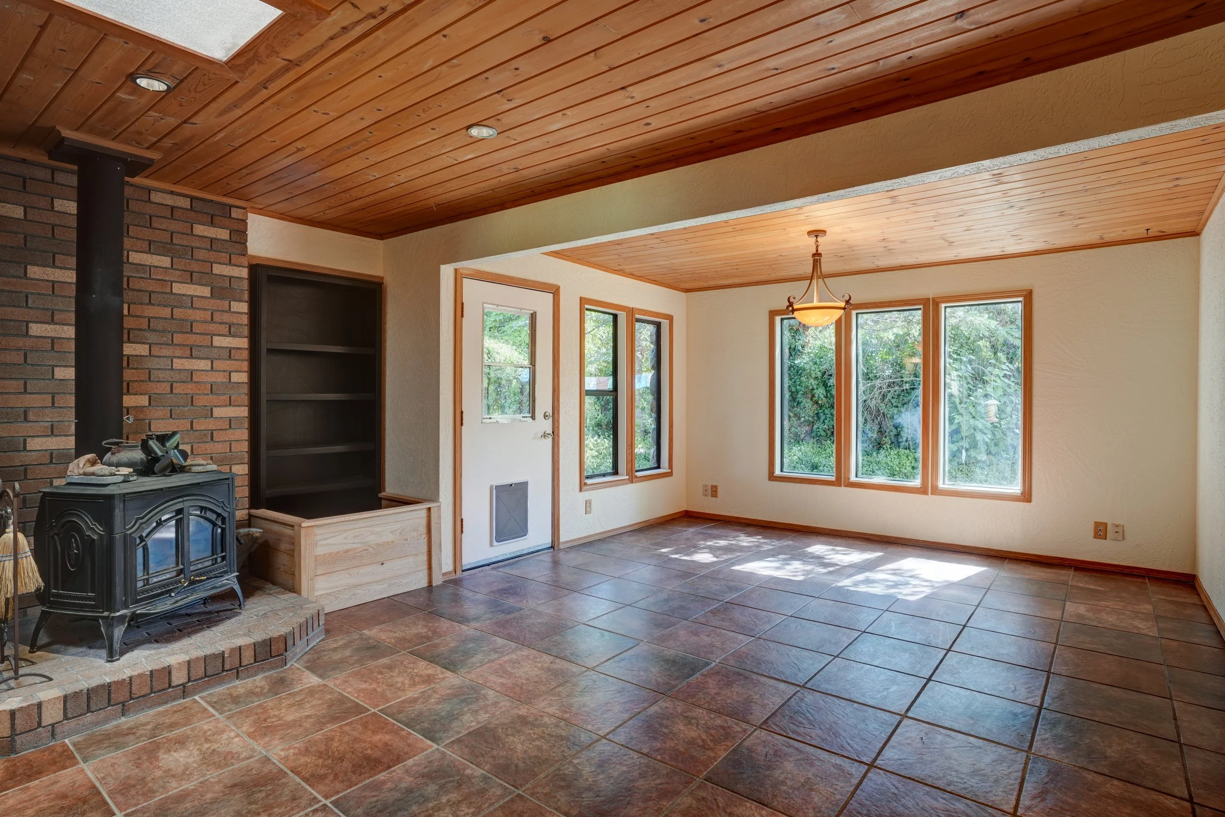 Living Room 3.jpg