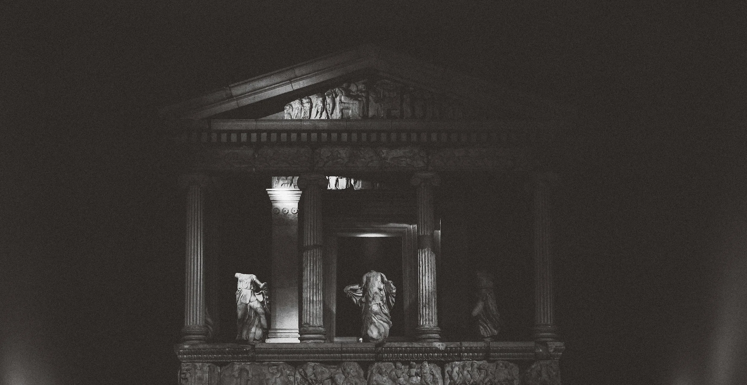 La Fragilidad de la Democracia en el Siglo XXI