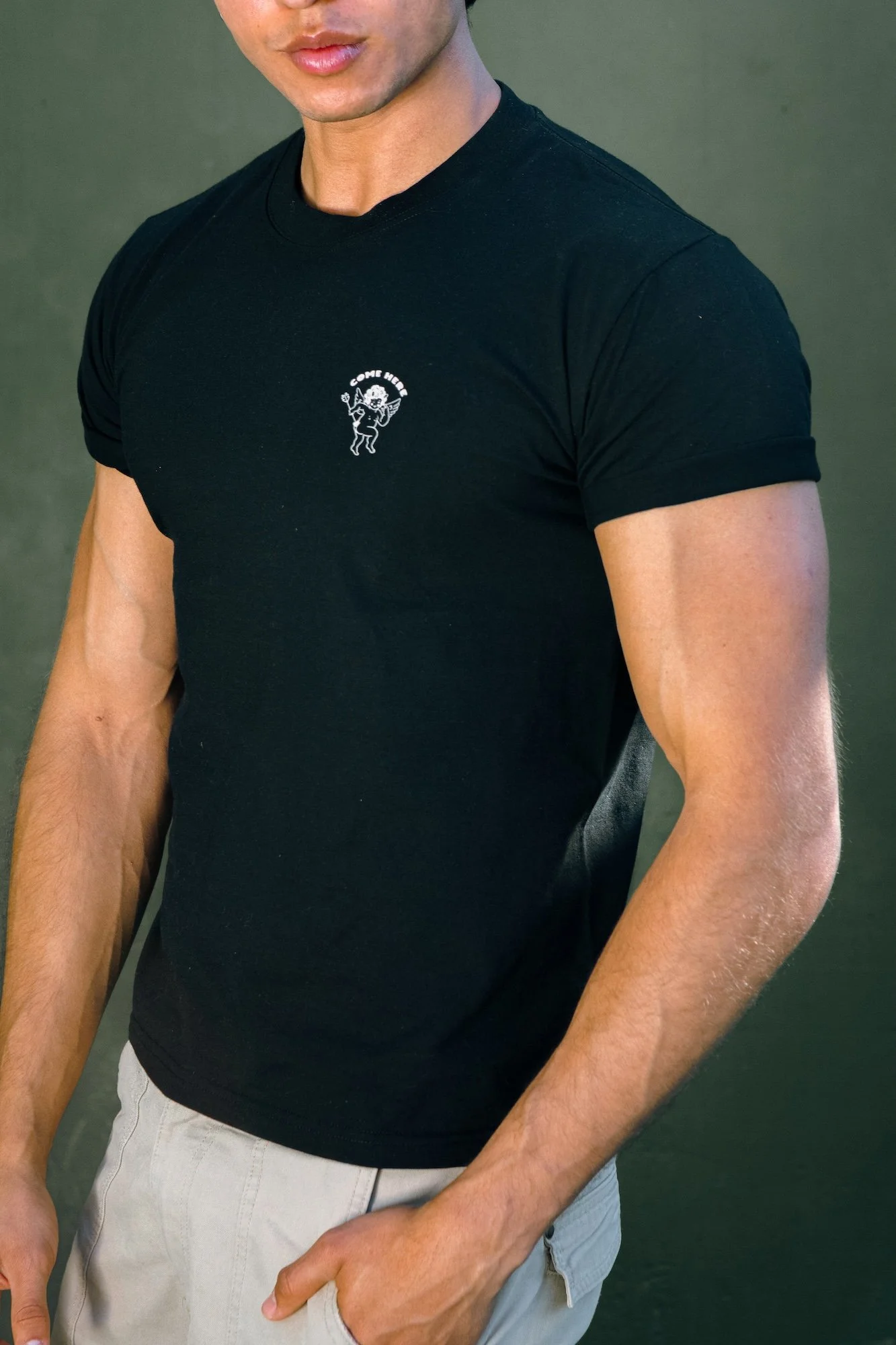 Come-here-black-details2.jpg