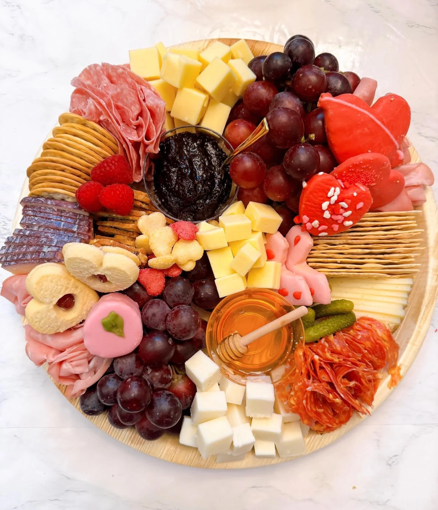 It&rsquo;s that time of the year 💘 make sure to place your Valentine&rsquo;s Day orders 💋