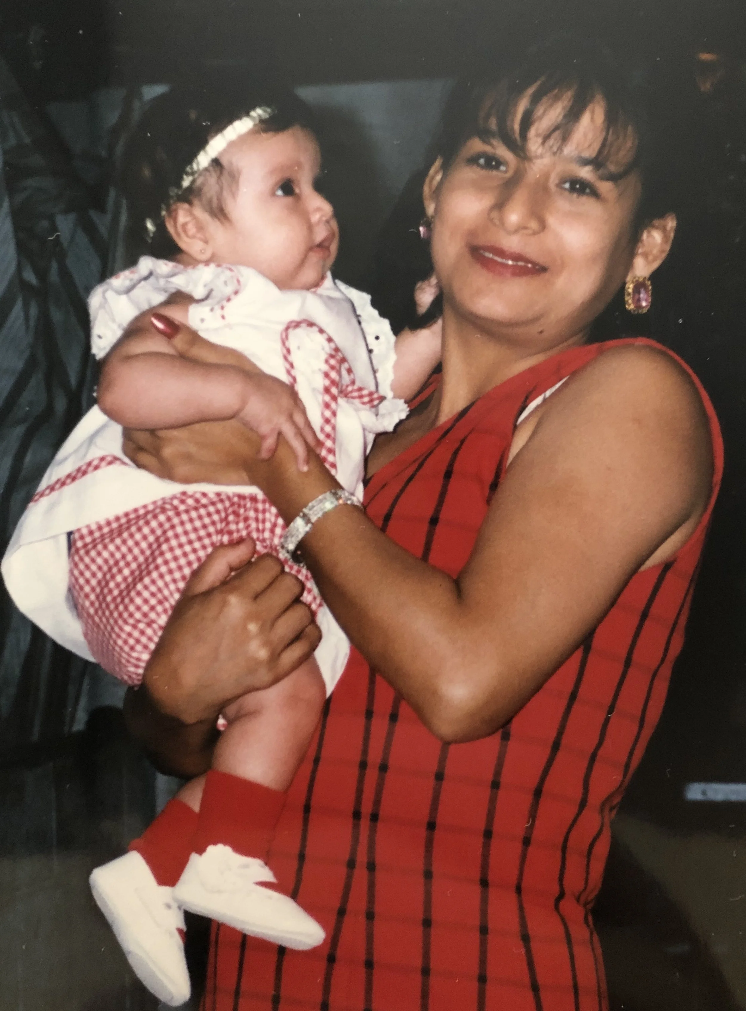 Vida y Amor: Love Poems Between a Salvadoran Immigrant Mother and Daughter