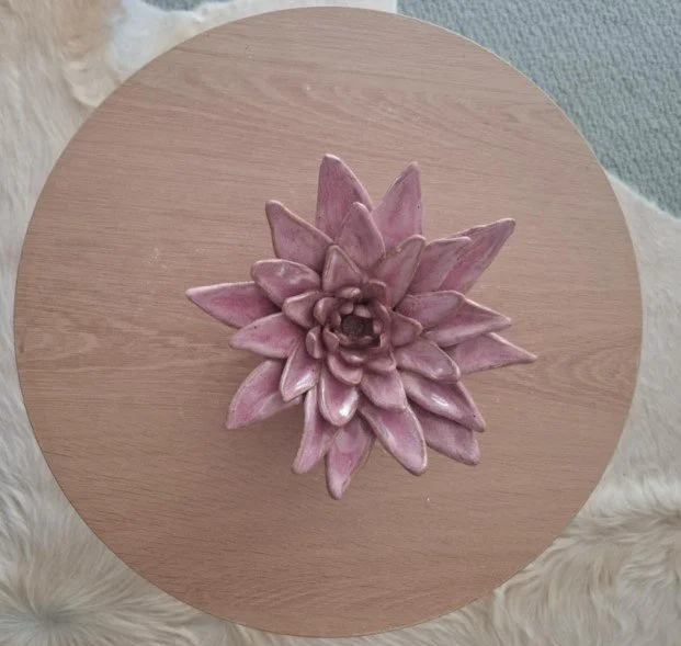 Spikey raspberry fizz Dahlia table.jpg