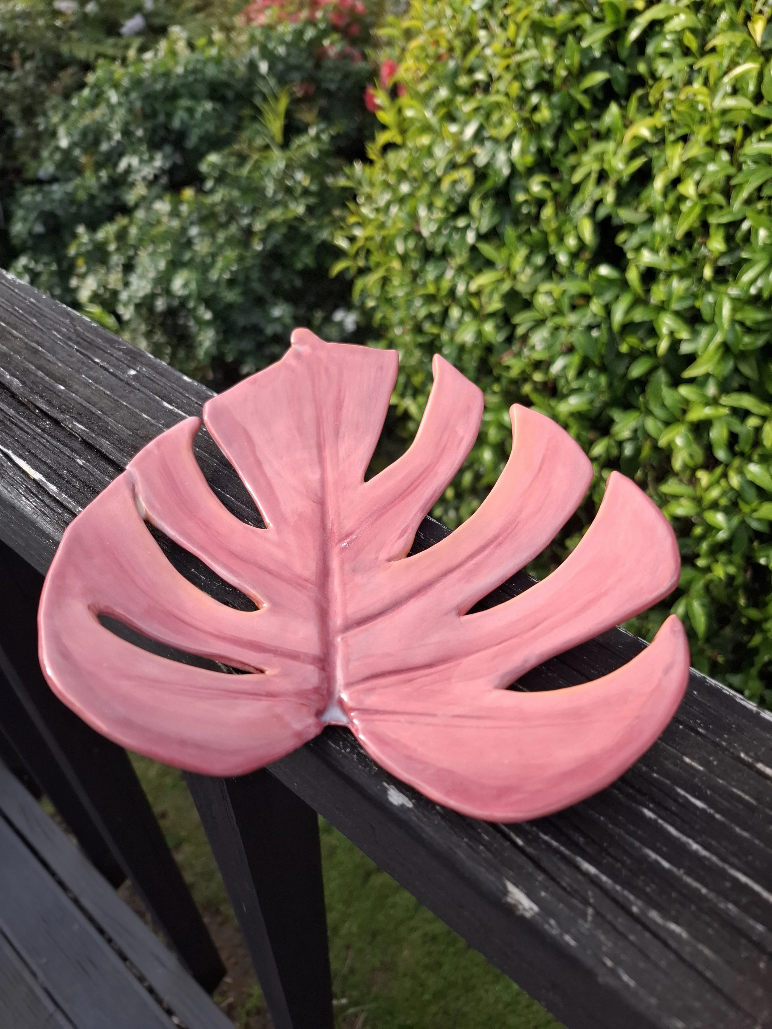 Tropical Inspired Monstera Leaf Dish - Blush Pink