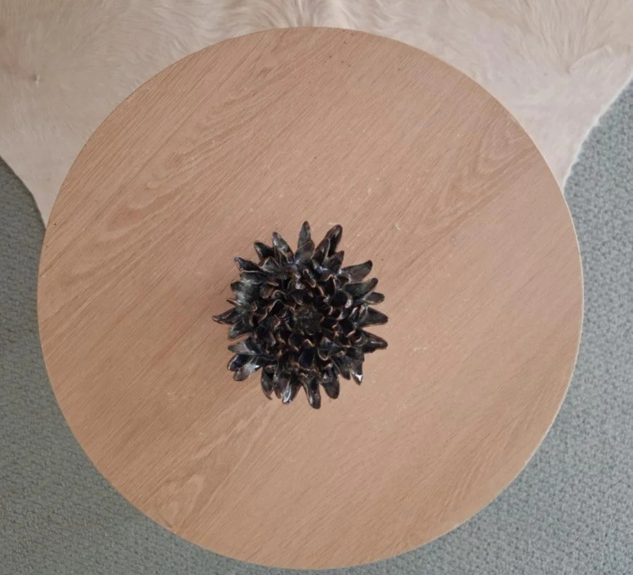 Blue & green spikey dahlia table.jpg