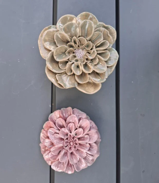 Small pink & brown dahlia sidebyside bench.jpg