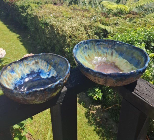 Bowls floating blue & seaweed inside.jpg