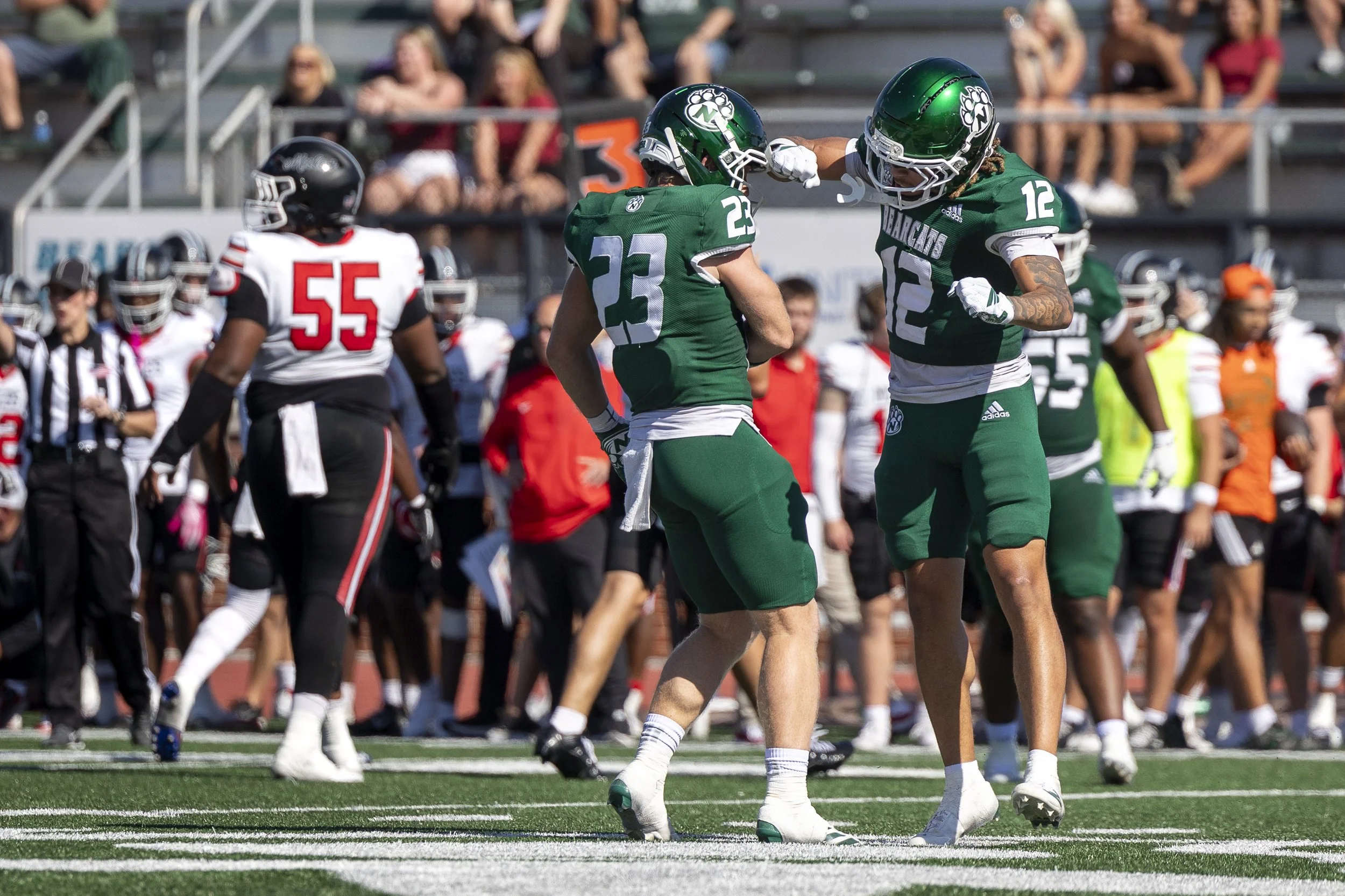 FB 26 10 10 NW v UCM_MH-03.jpg