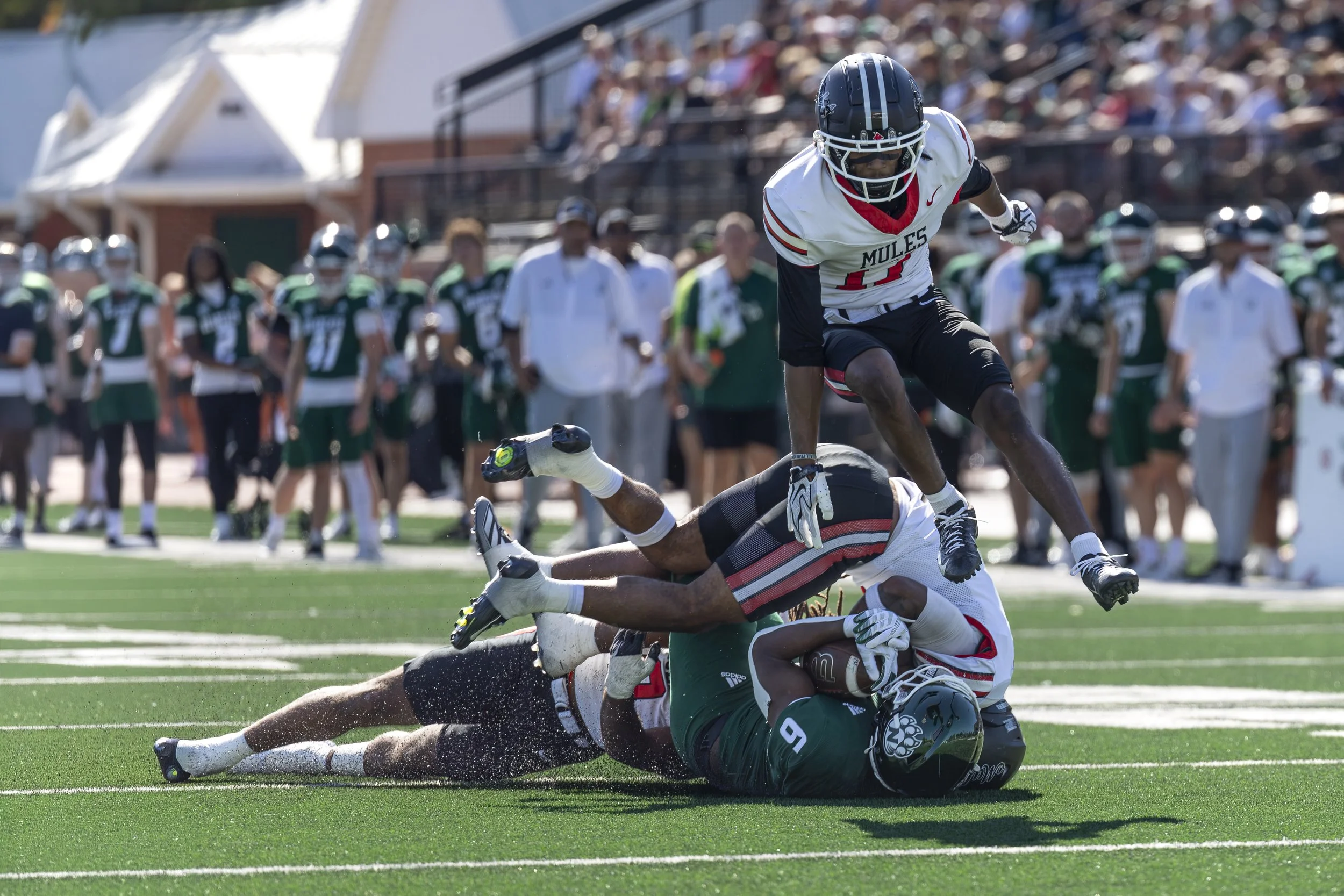FB 26 10 10 NW v UCM_MH-08.jpg