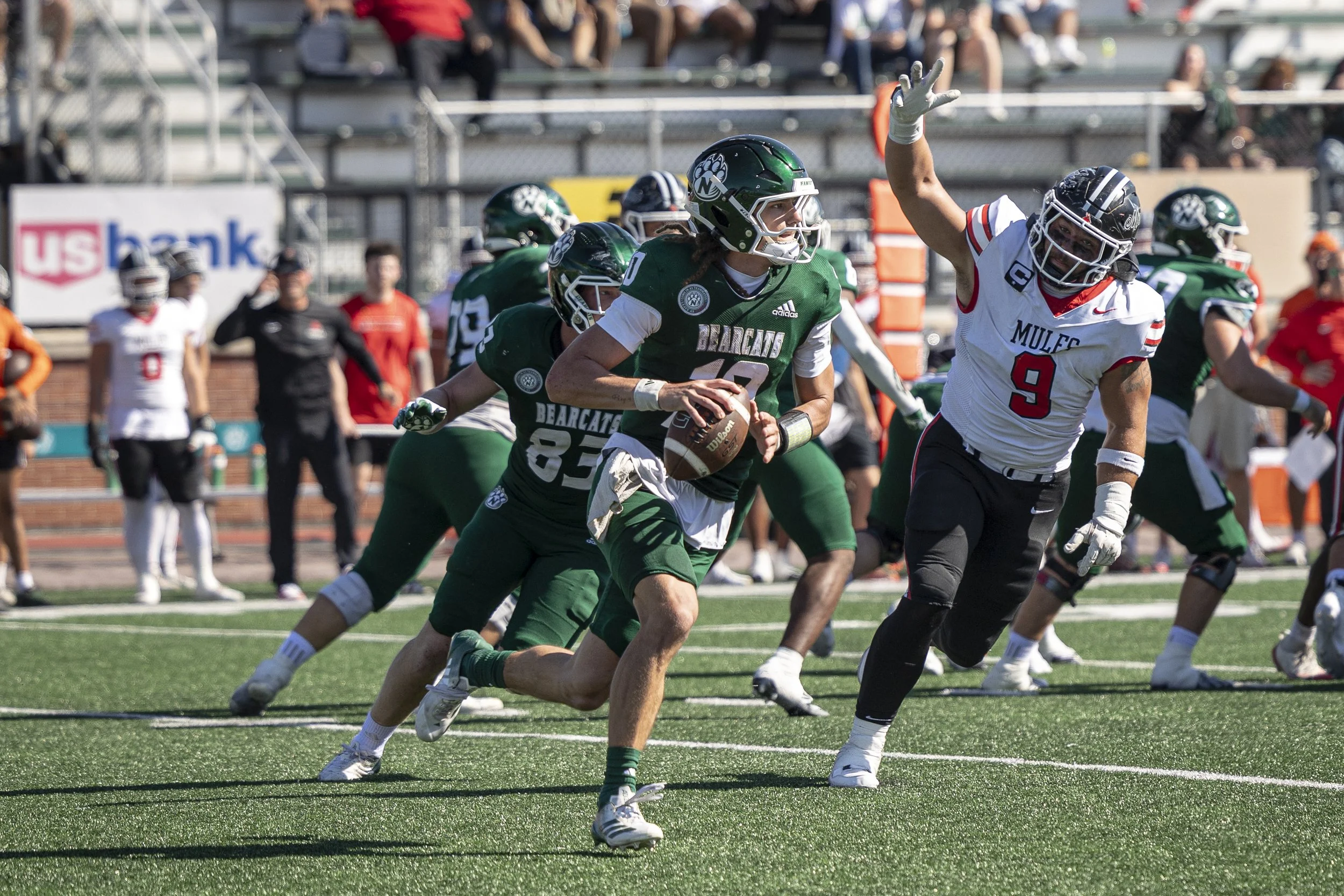 FB 26 10 10 NW v UCM_MH-02.jpg