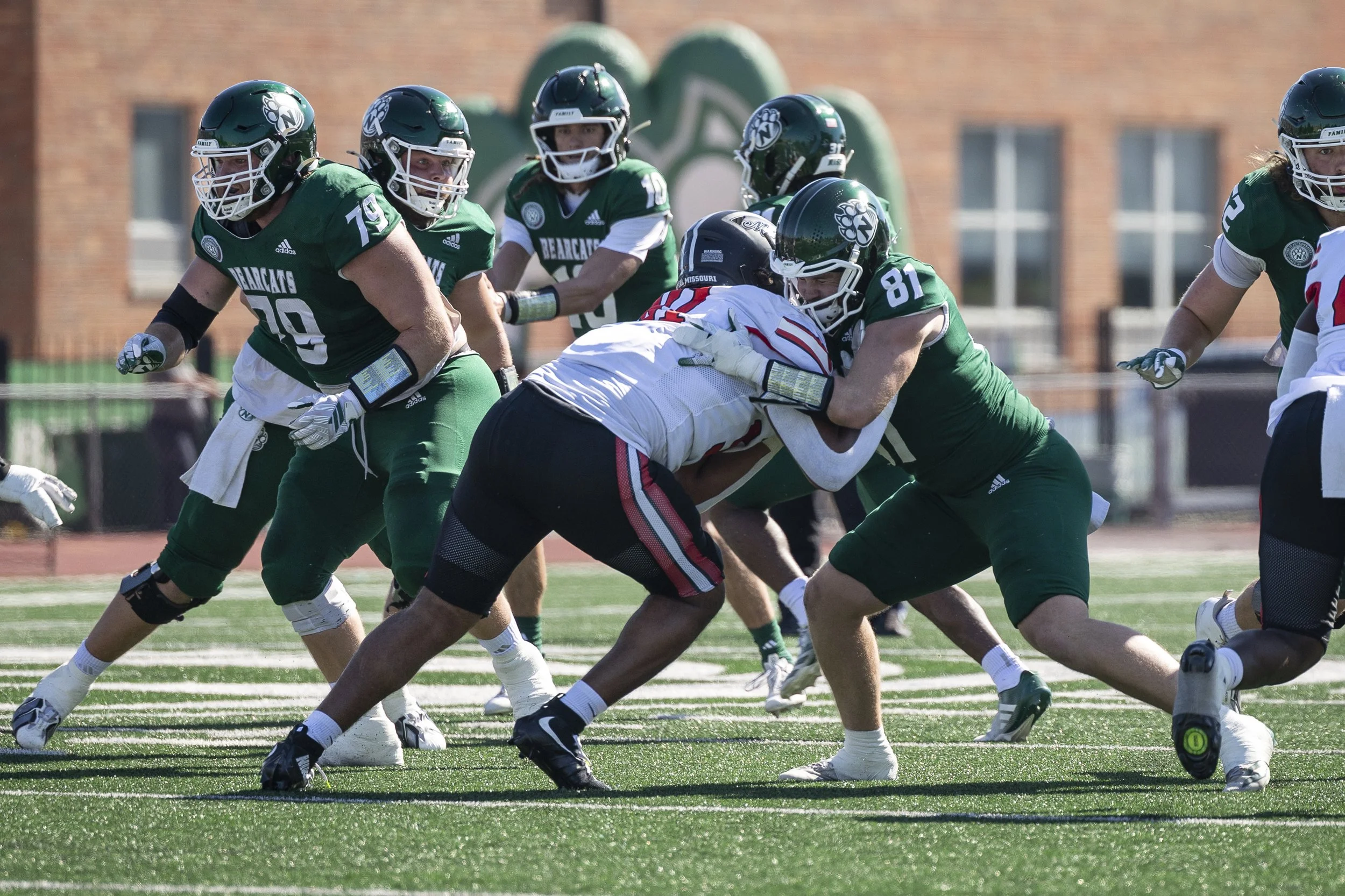 FB 26 10 10 NW v UCM_MH-15.jpg
