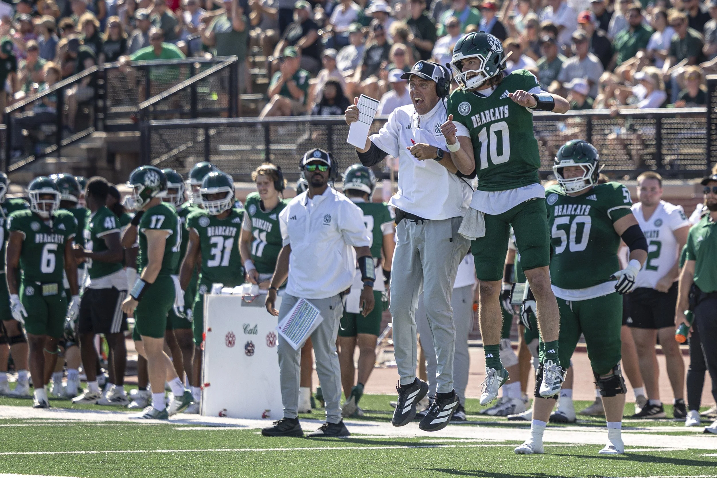 FB 26 10 10 NW v UCM_MH-06.jpg