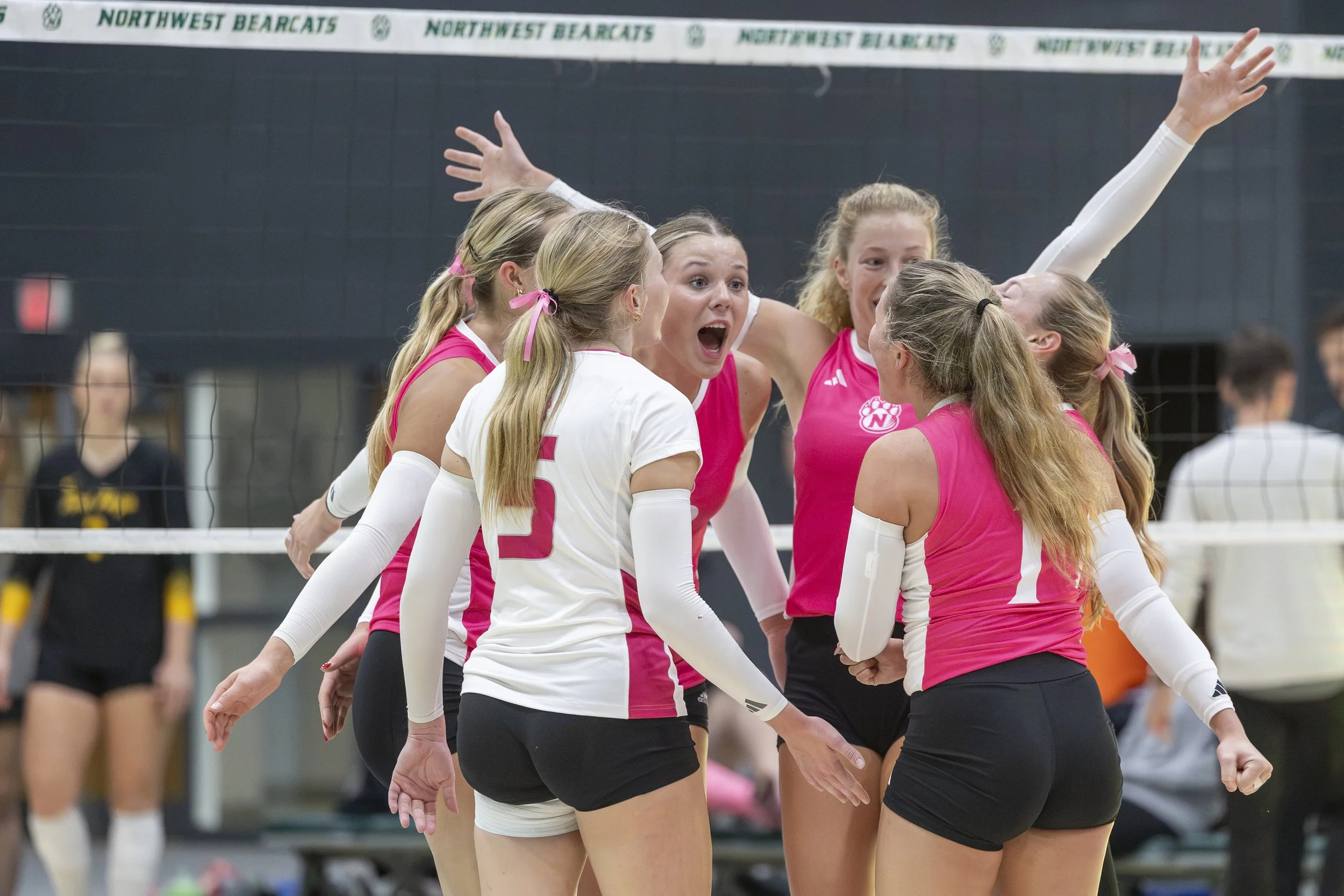 VB 26 10 10 NW v FHSU_MH-03.jpg