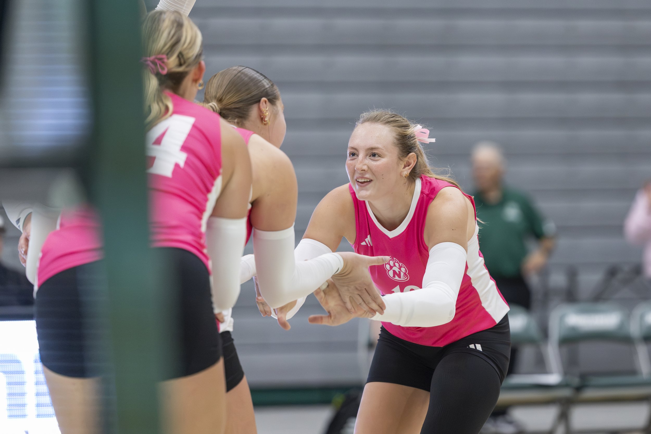 VB 26 10 10 NW v FHSU_MH-08.jpg