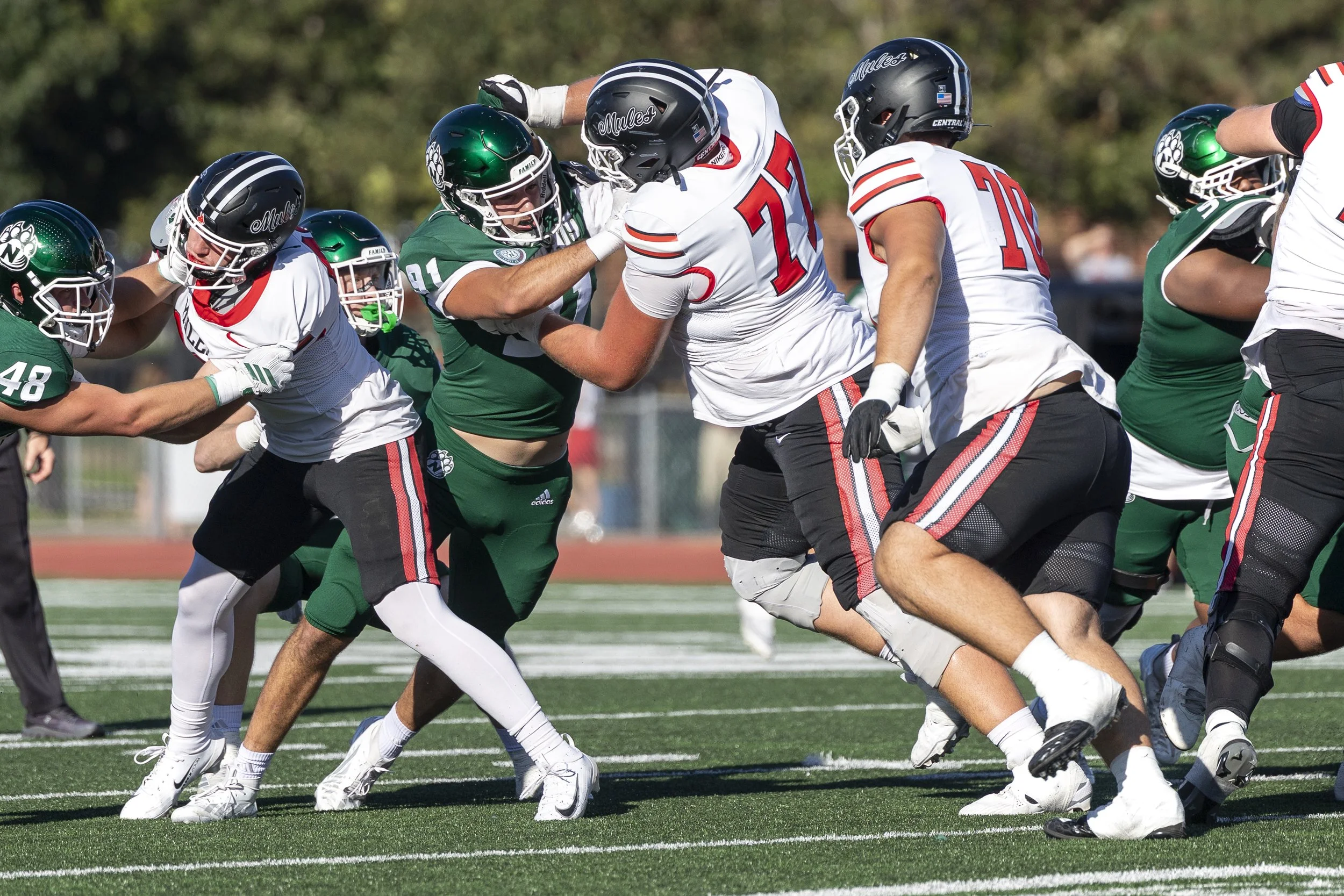 FB 26 10 10 NW v UCM_MH-05.jpg