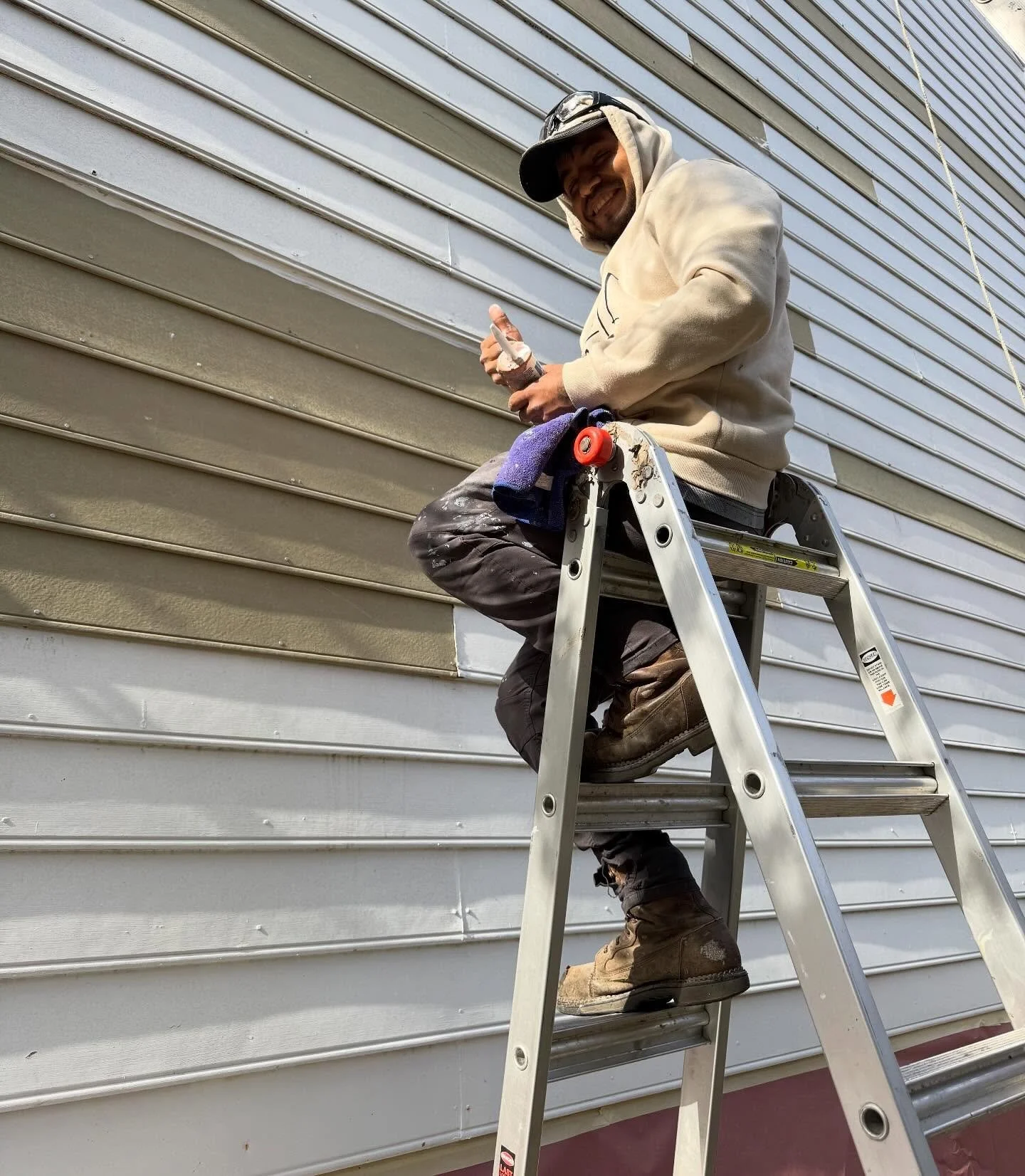 Shout out to Mit&oacute;n &ldquo; MutiUso&rdquo; for all of the hard work .