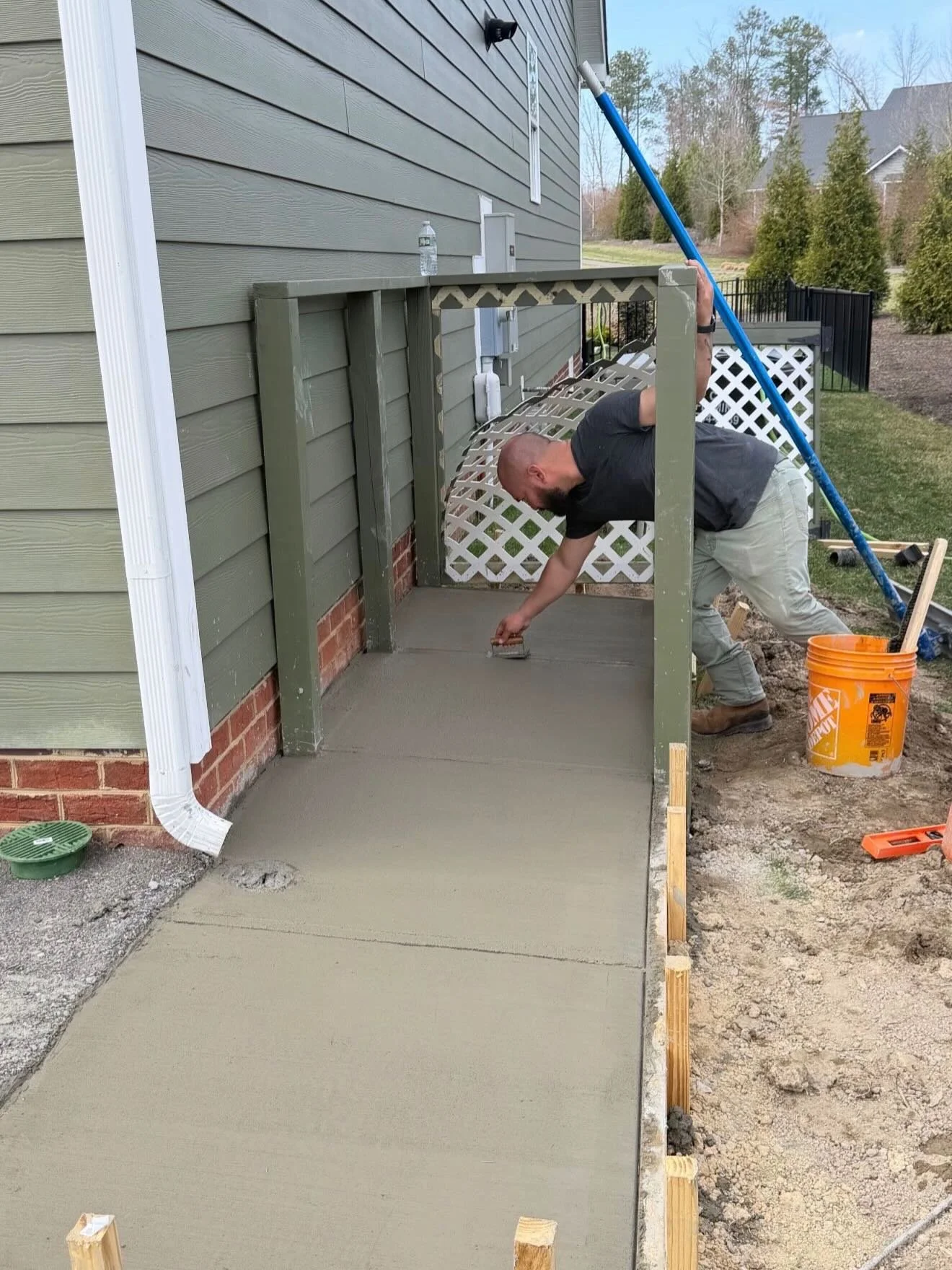 I know I got sun burnt today lol &hellip; concrete work baby . Extending pads @nielsenhomeimprovements