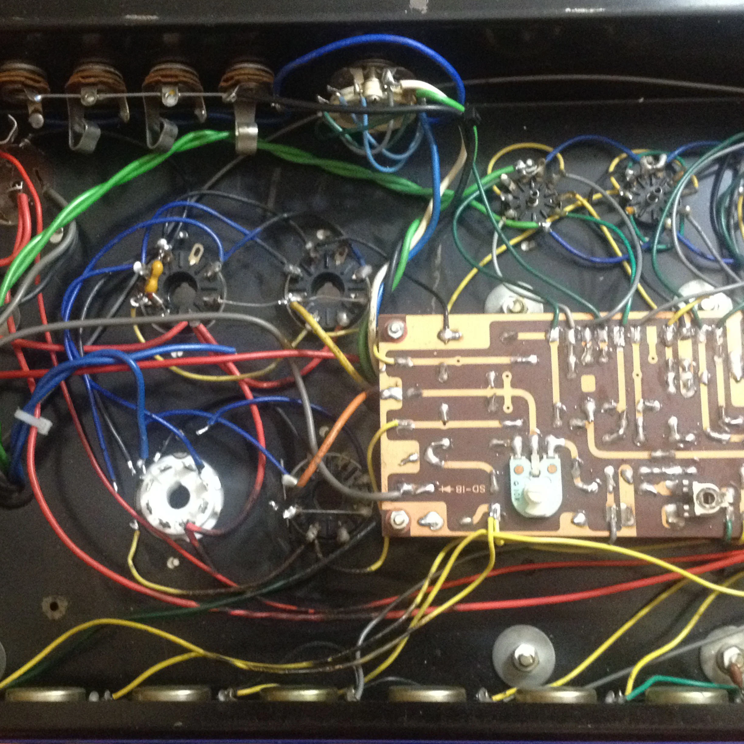 Seattle-Amp-Repair-Univox-4