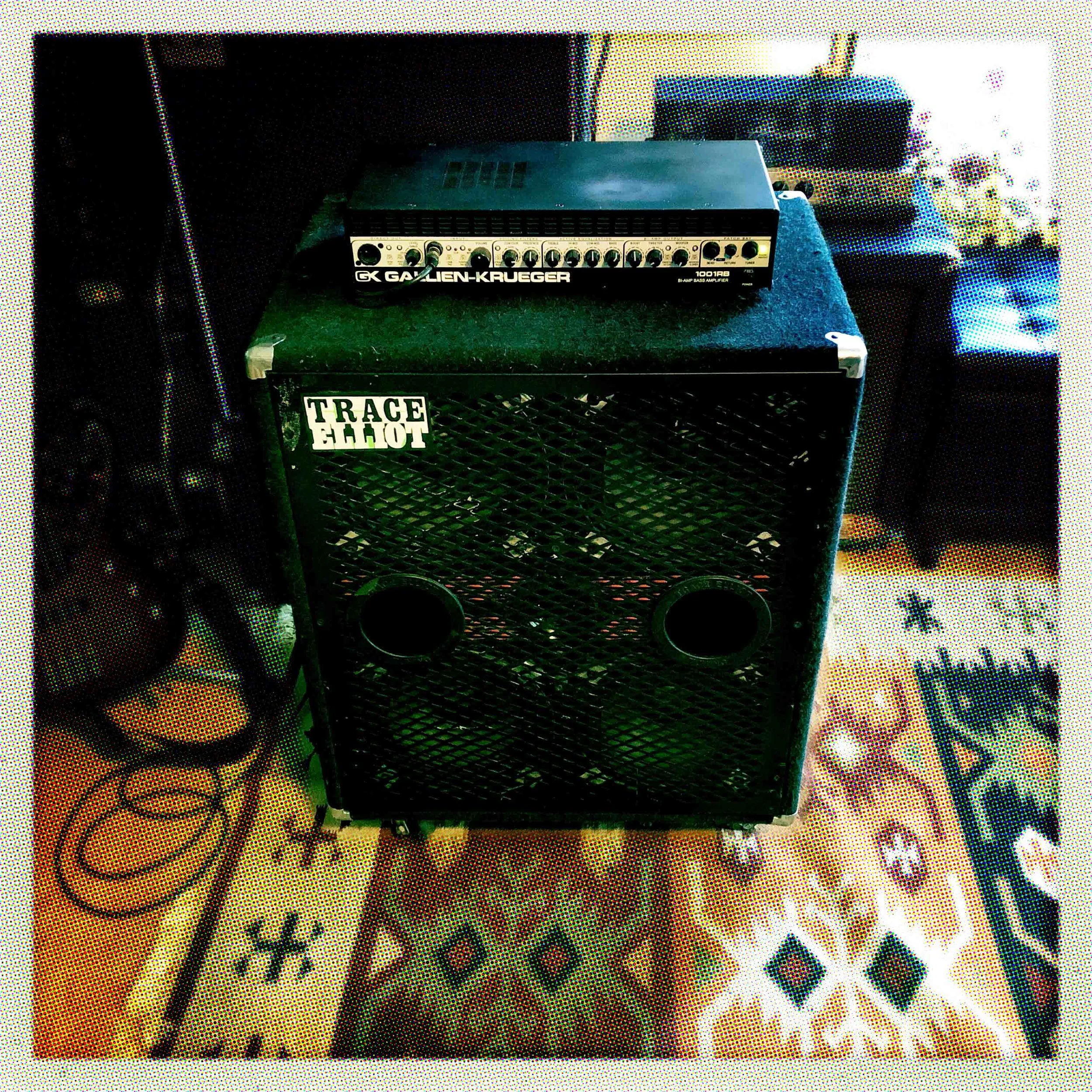 GK 1001RB and Trace Elliot 1048 - Bass Gone Bad