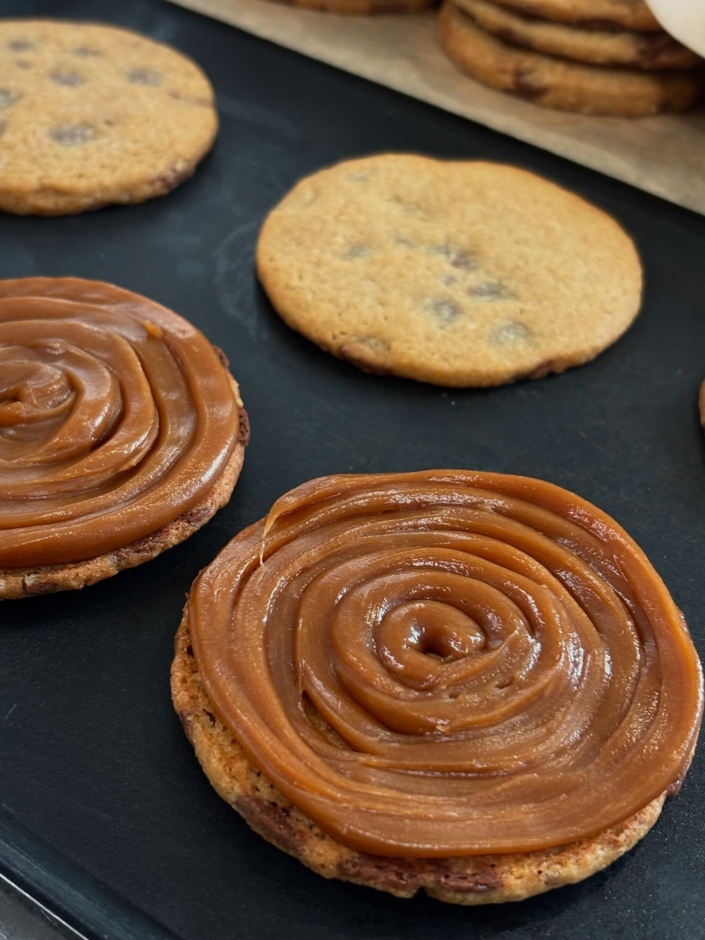 Caramel swirl 🤤 perfecto para acompa&ntilde;ar tu s&aacute;nduche de helado 🍪🍦