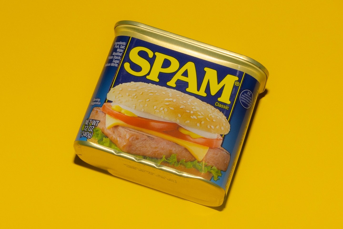 ー04/01: Sizzle. Pork. And. MMM. 

📸 @mrgnsphotos 
Canon R6 Mark II @canonusa
Edited in @lightroom

#spammusubi #renonv #nevadaphotographer #nvphotographer