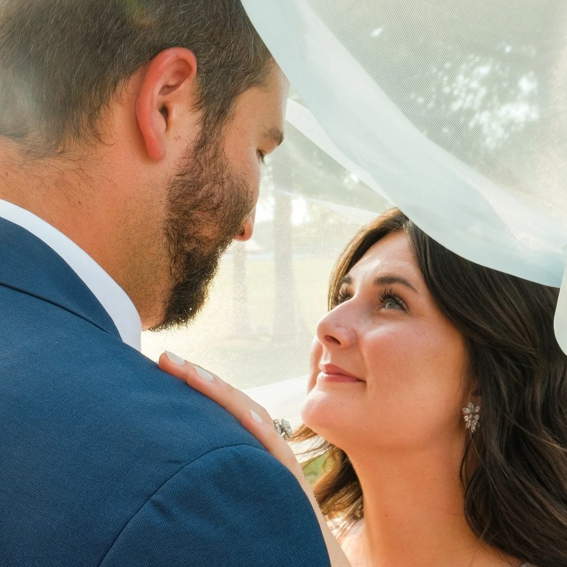 𝑴𝒊𝒄𝒂𝒉 + 𝑪𝒂𝒔𝒆𝒚 𝑪𝒍𝒊𝒎𝒆𝒓

Married on the land back home.
Simple. Elegant. Completely them.
Surrounded by the people who know them best and love them most.

Micah and Casey tied the knot on Micah&rsquo;s family farm, a day full of quiet jo