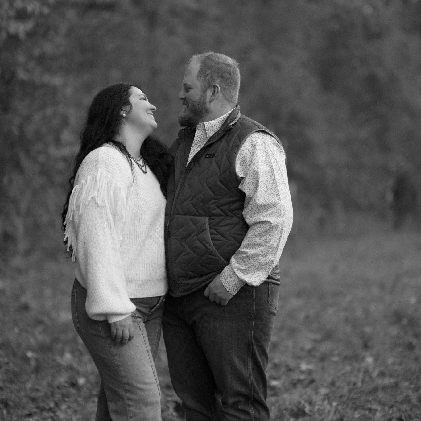 All this cold, icy weather has us missing fall sessions like this one. 🍂 The Winstead family shoot was so sweet, and the autumn colors made the perfect backdrop.