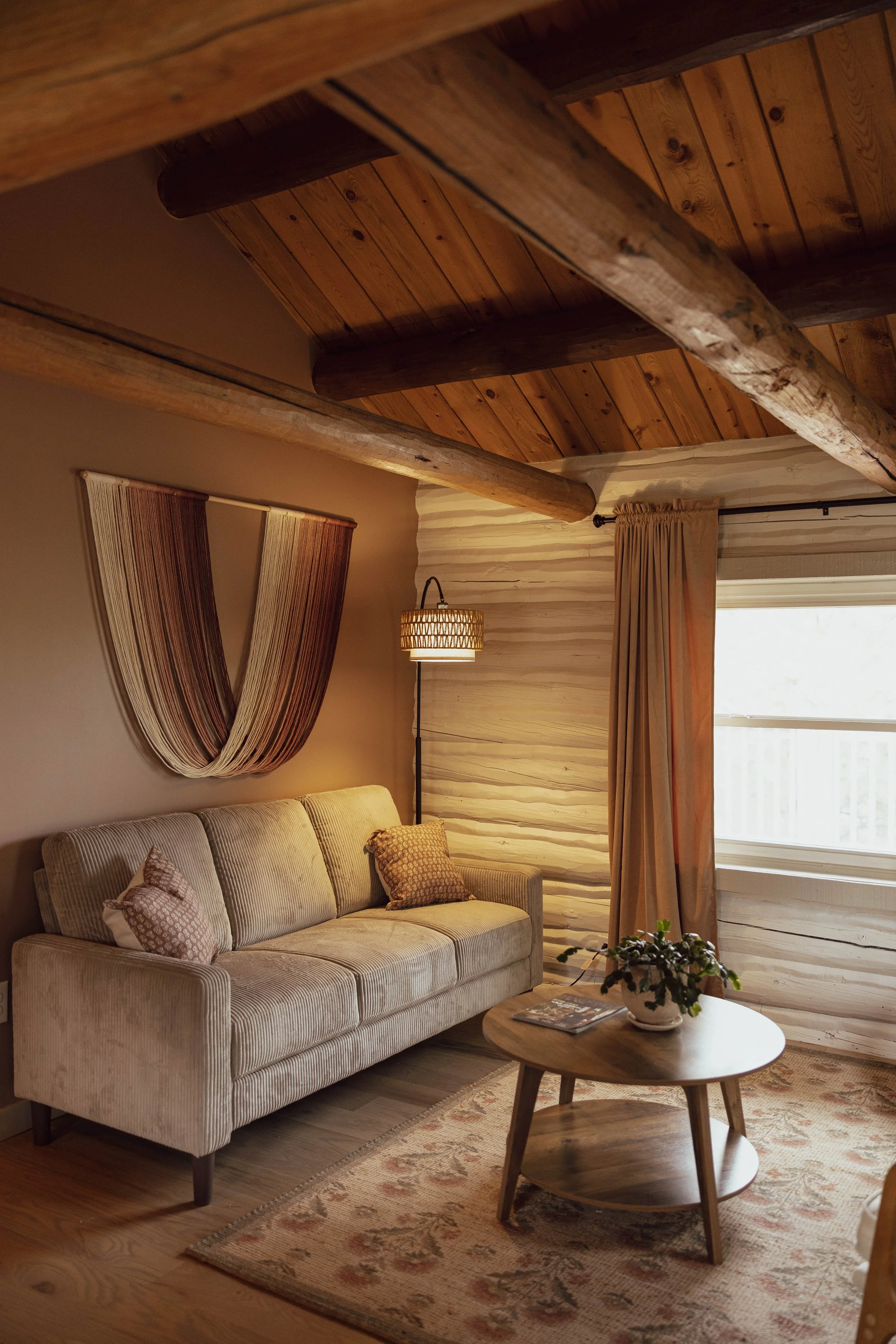 Main suite - lounge area