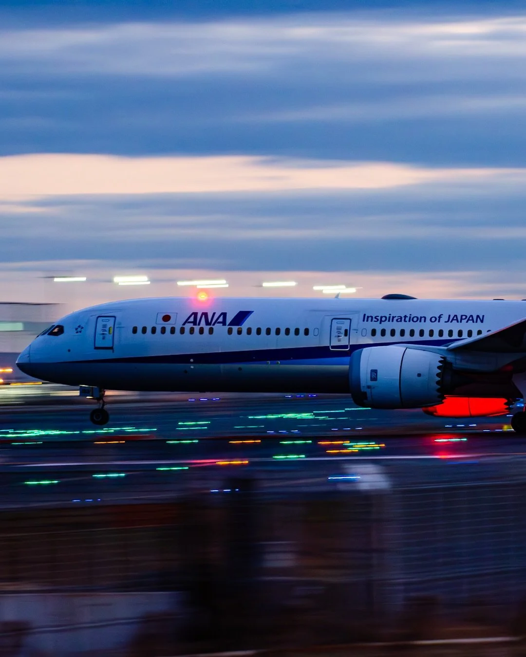 Touchdown on runway 34L, at Tokyo Haneda (HND), in the soft morning light.
JA901A, ANA Boeing 787-10, arriving as NH850 from Bangkok (BKK)

#ANA
#planespotting
#dreamliner