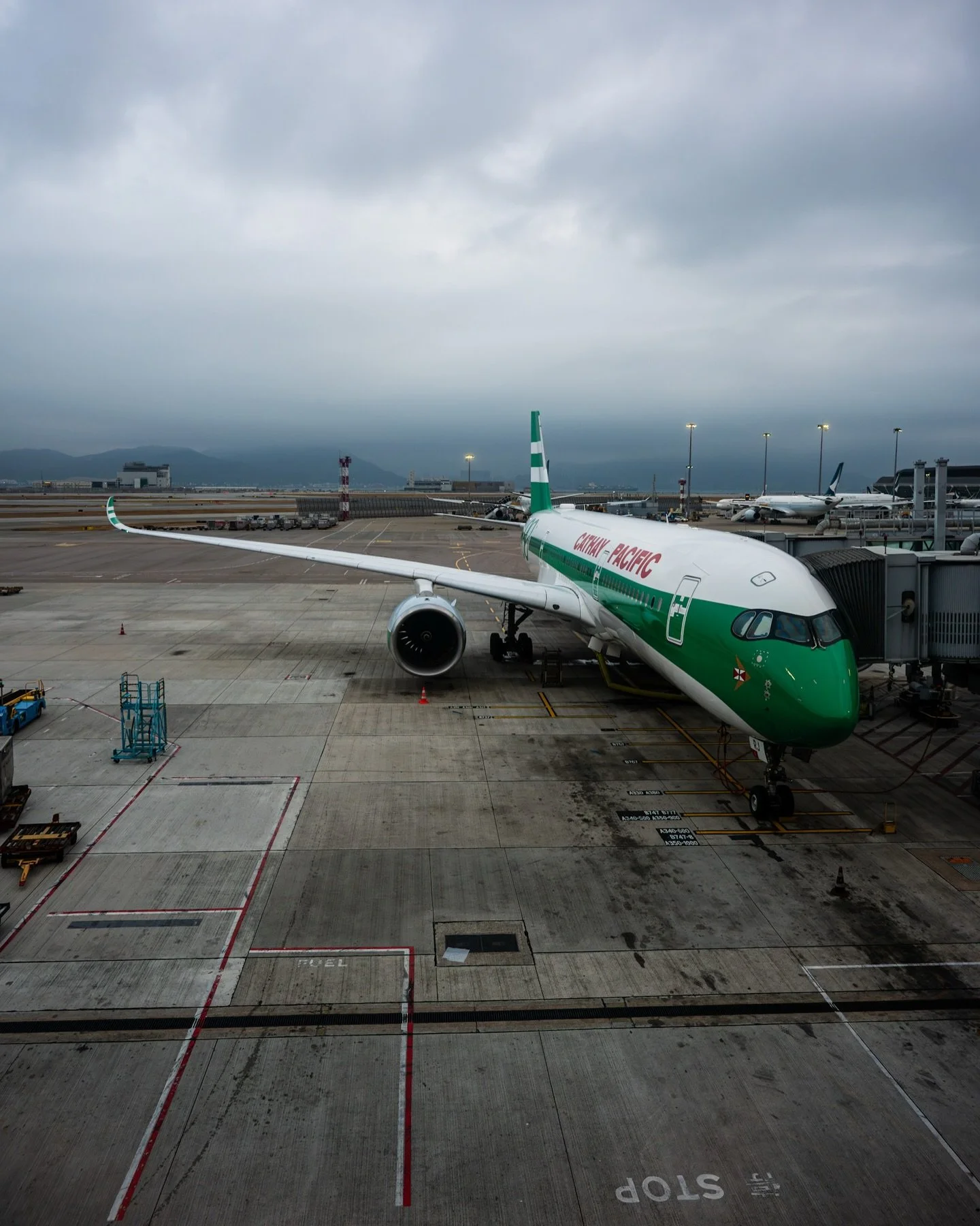Cathay Pacific Airbus A350-900, with registration B-LRJ in the airline&rsquo;s 80th anniversary retro color scheme at HKG. The heritage look feels right at home in Hong Kong, even on one of the most modern aircraft in the fleet

#CathayPacific #BLRJ 