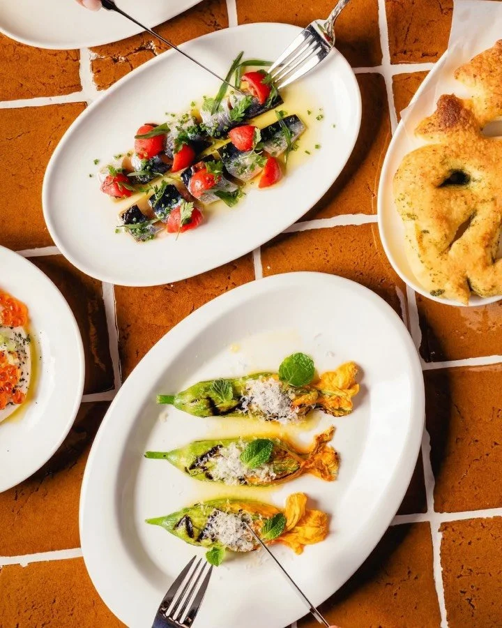 Light, clean and letting the produce shine. Grilled Zucchini Flowers and House Smoked Sardines.

清爽純粹，讓風味自然綻放&mdash;&mdash;烤翠肉瓜花，配上自家煙燻沙甸魚。

#carmela #francis #hkfoodie #centralhongkong #hkfood