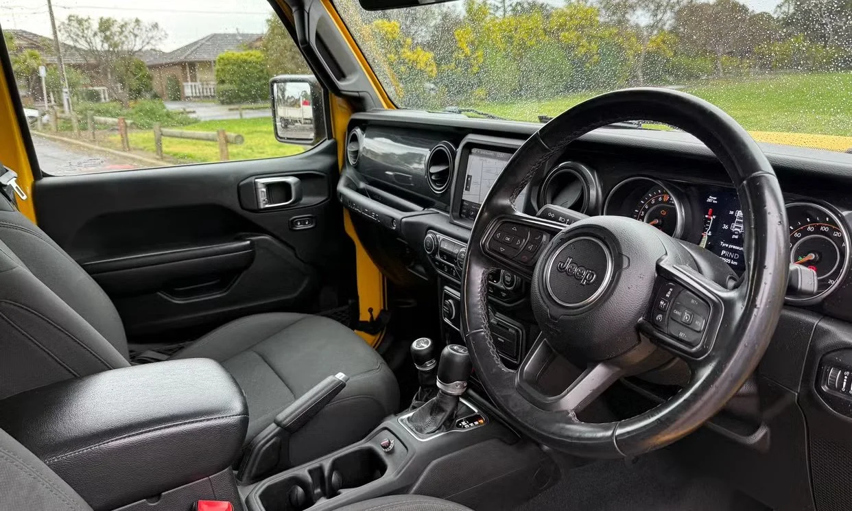 Jeep WRANGLER UNLIMITED 2021 2.jpeg