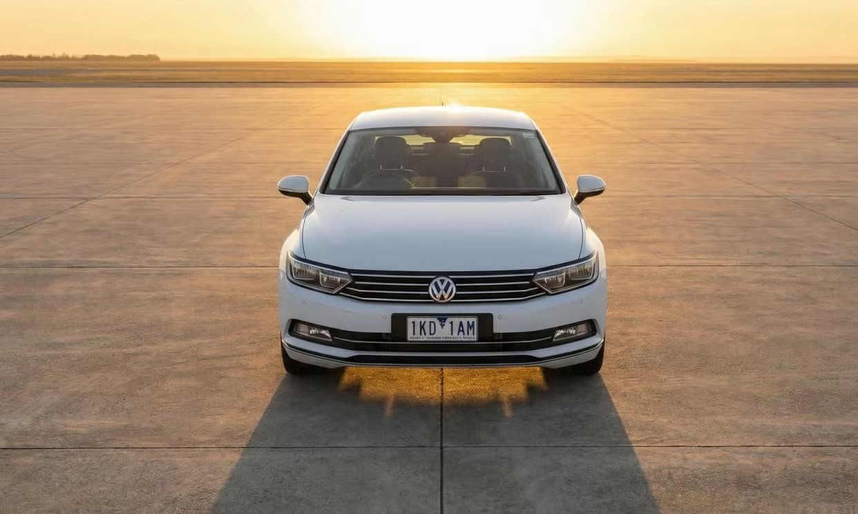 Volkswagen PASSAT 2017 2] copy.jpg