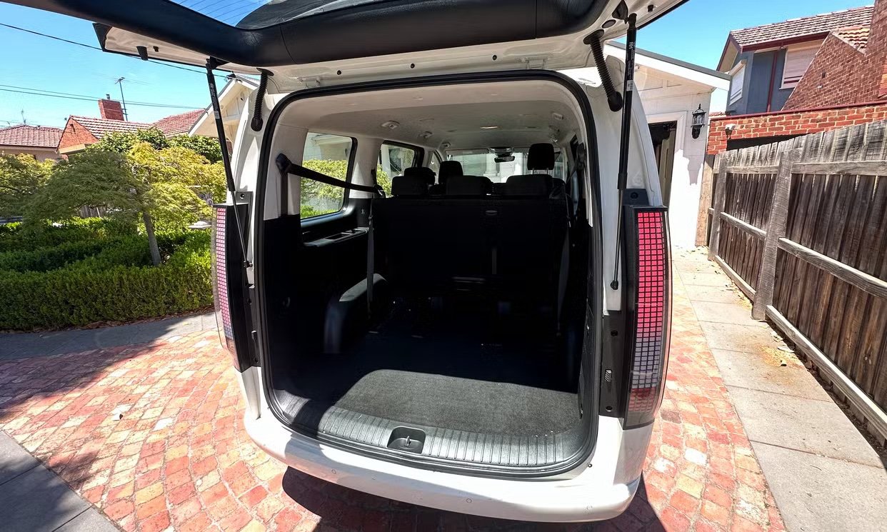 Hyundai STARIA 2021 7.jpeg