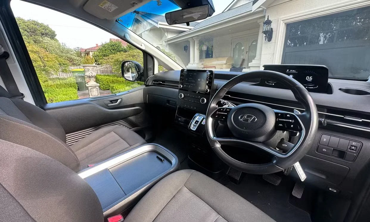 Hyundai STARIA 2021 2.jpg