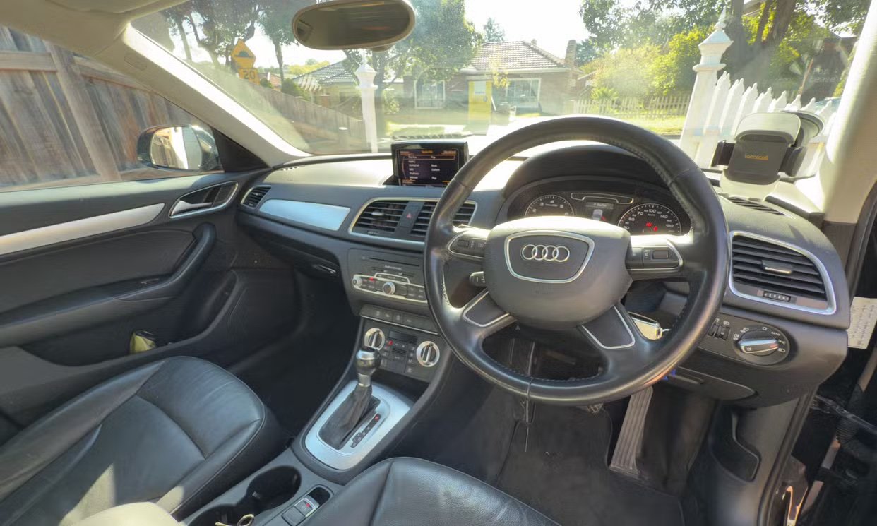 Audi Q3 2015 2.jpeg