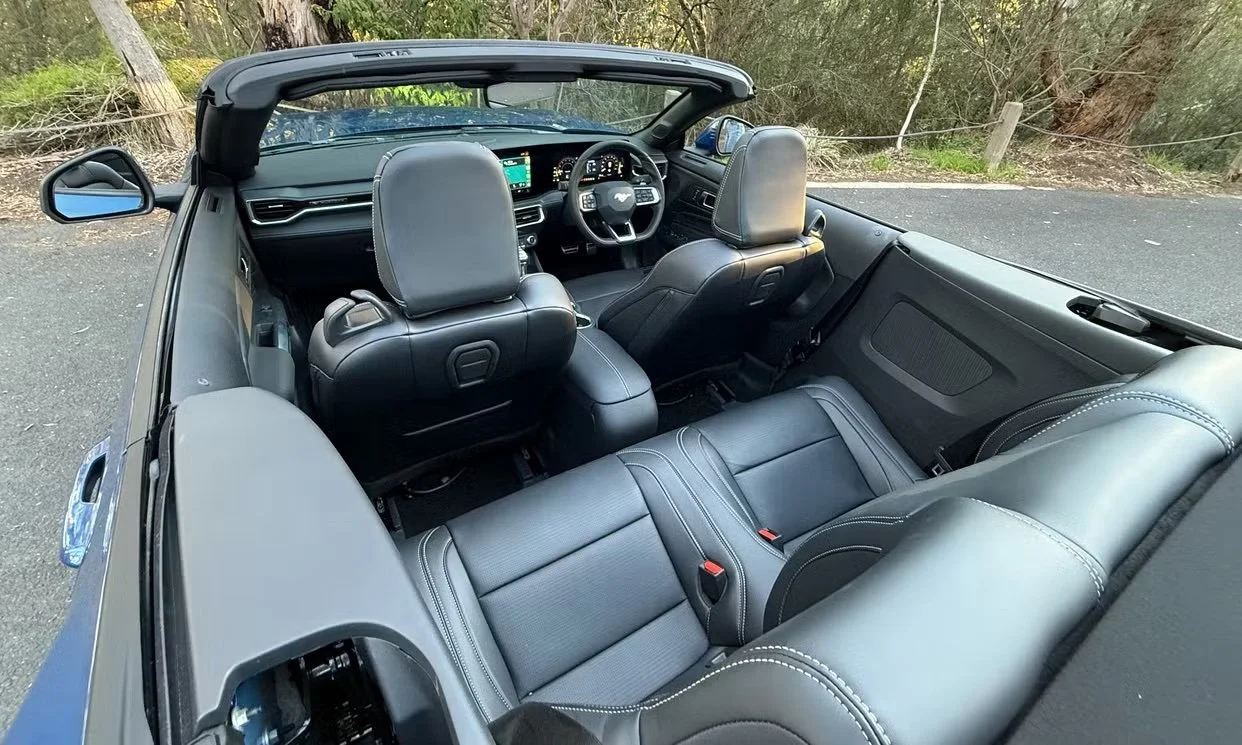 Ford MUSTANG 2024 6 copy.jpg