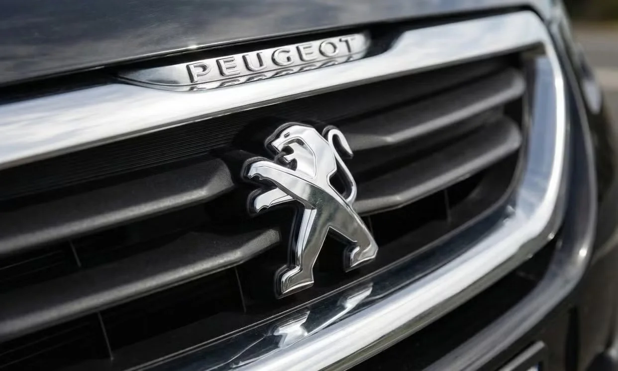 Peugeot 2008 2015 7.jpg