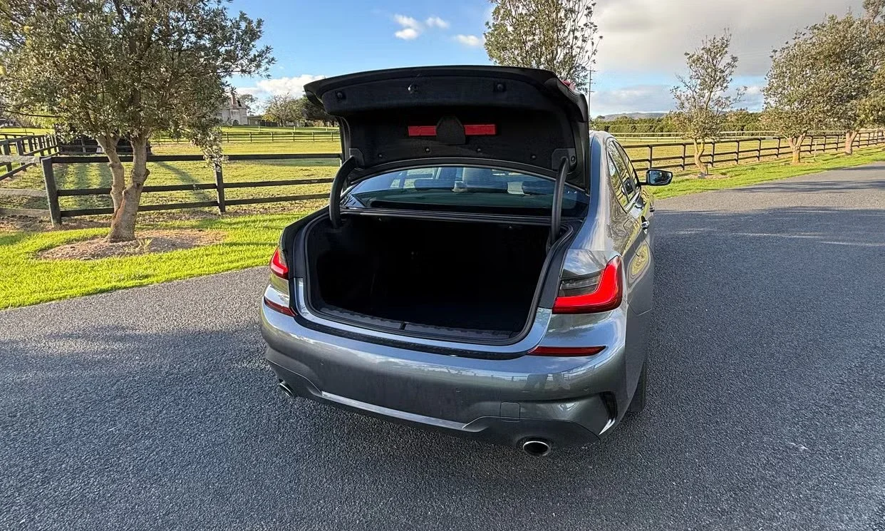 BMW 3 SERIES 330i 2022 7.jpeg