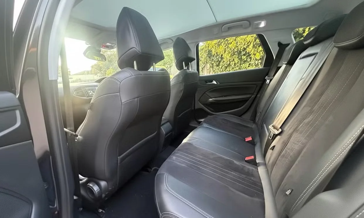 Peugeot 308 2015 8.jpeg