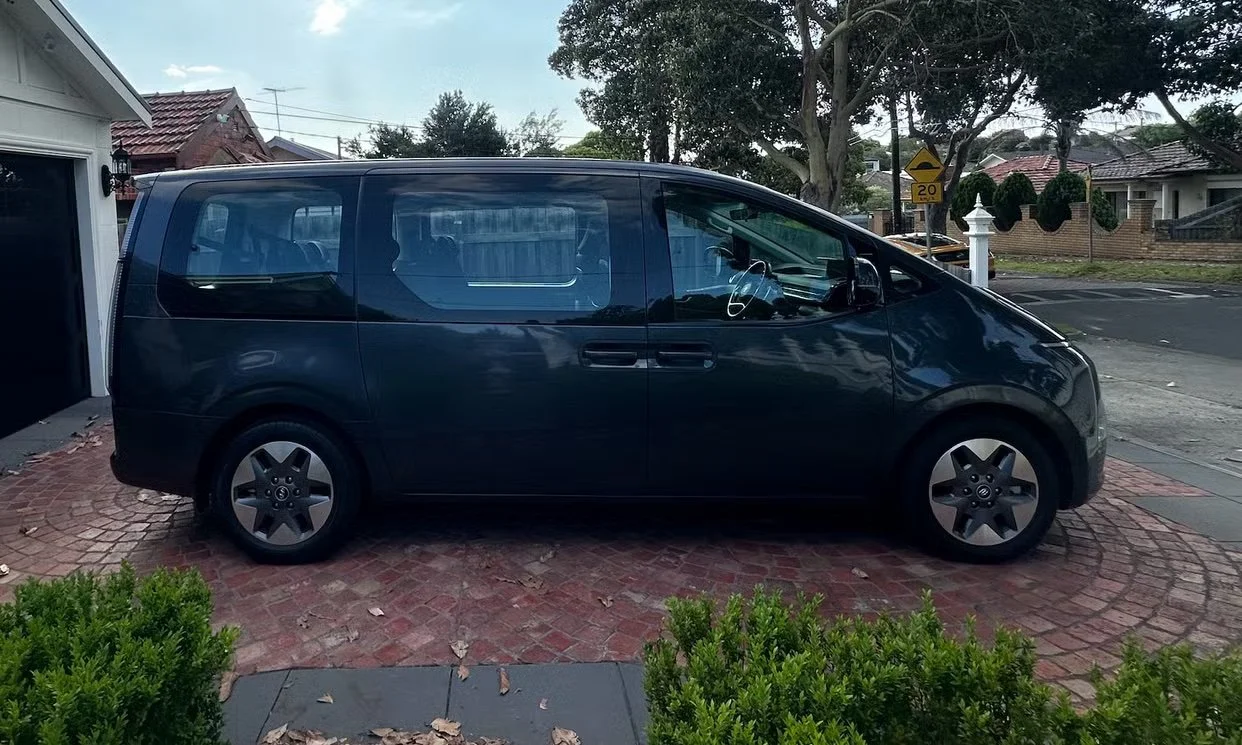 Hyundai STARIA 2021 5.jpeg