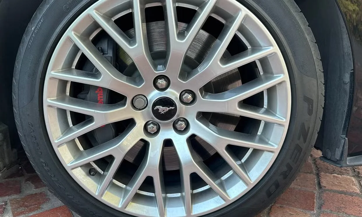 Ford MUSTANG 2017 5.jpeg