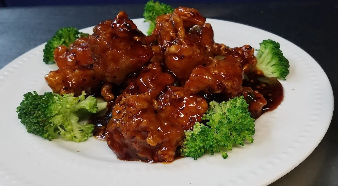 Lucky House Restaurant & Lounge