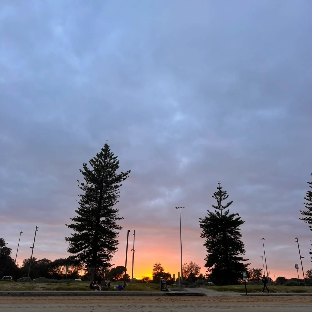 my favourite colour 🌅

see you in the morning 

6am run dip sip
🌀