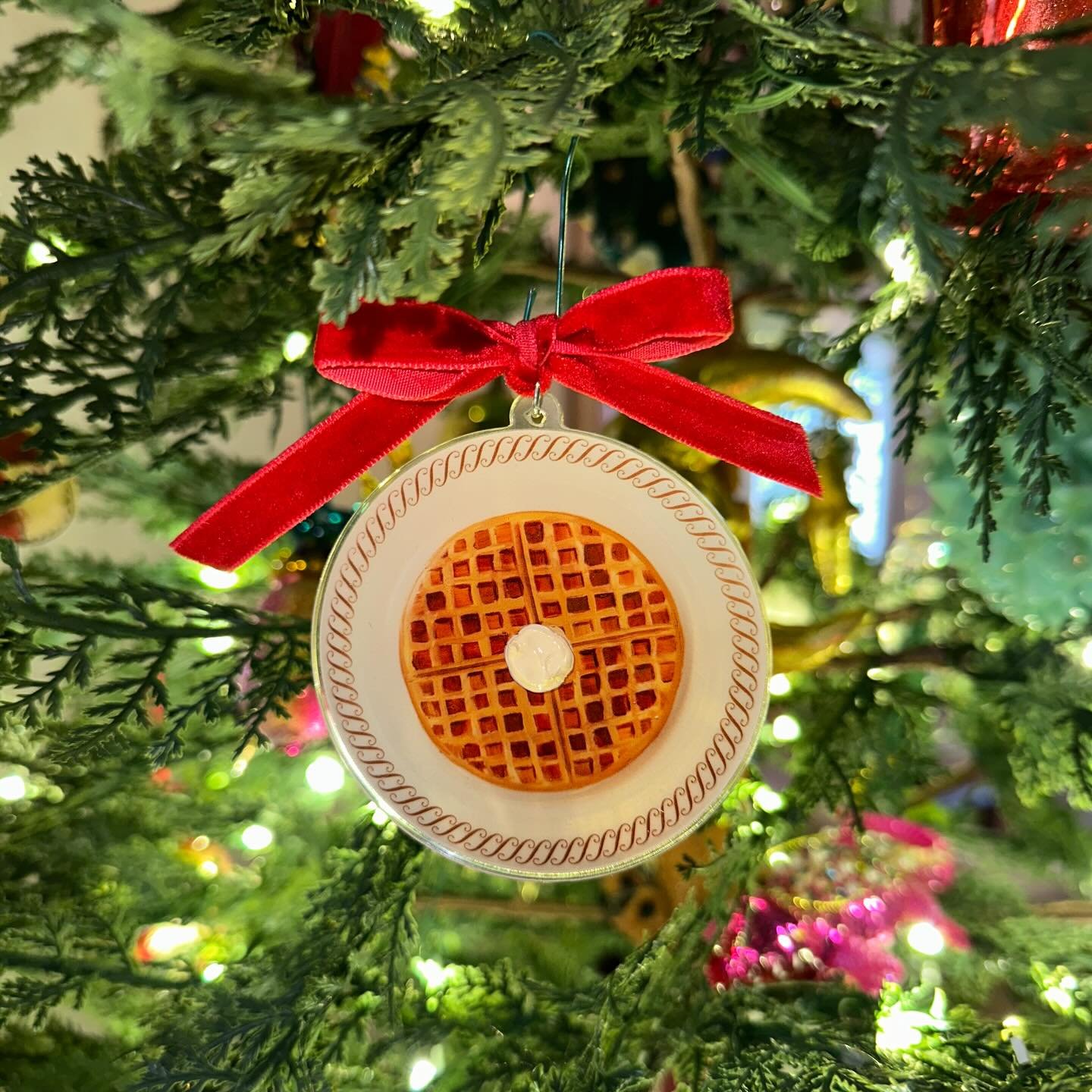2025 Waffle Plate Christmas Ornament is LIVE on the website.  3x3 acrylic print of my original artwork finished with hand painted butter.  Signed and dated on the back.  Price includes shipping and a gift box.  Link in Bio.  Expected to ship out next