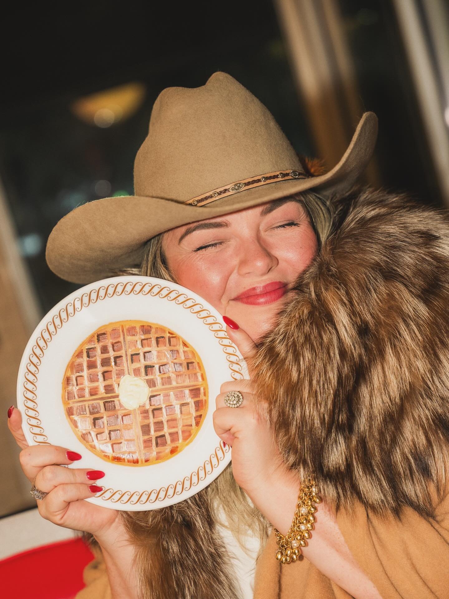 2025 has been full of exciting moments, but my favorite by far was launching Madelyn Alexander Art. What started as a simple idea back in January finally came to life in September, and just three months later, more than 200 pieces of my art are now i