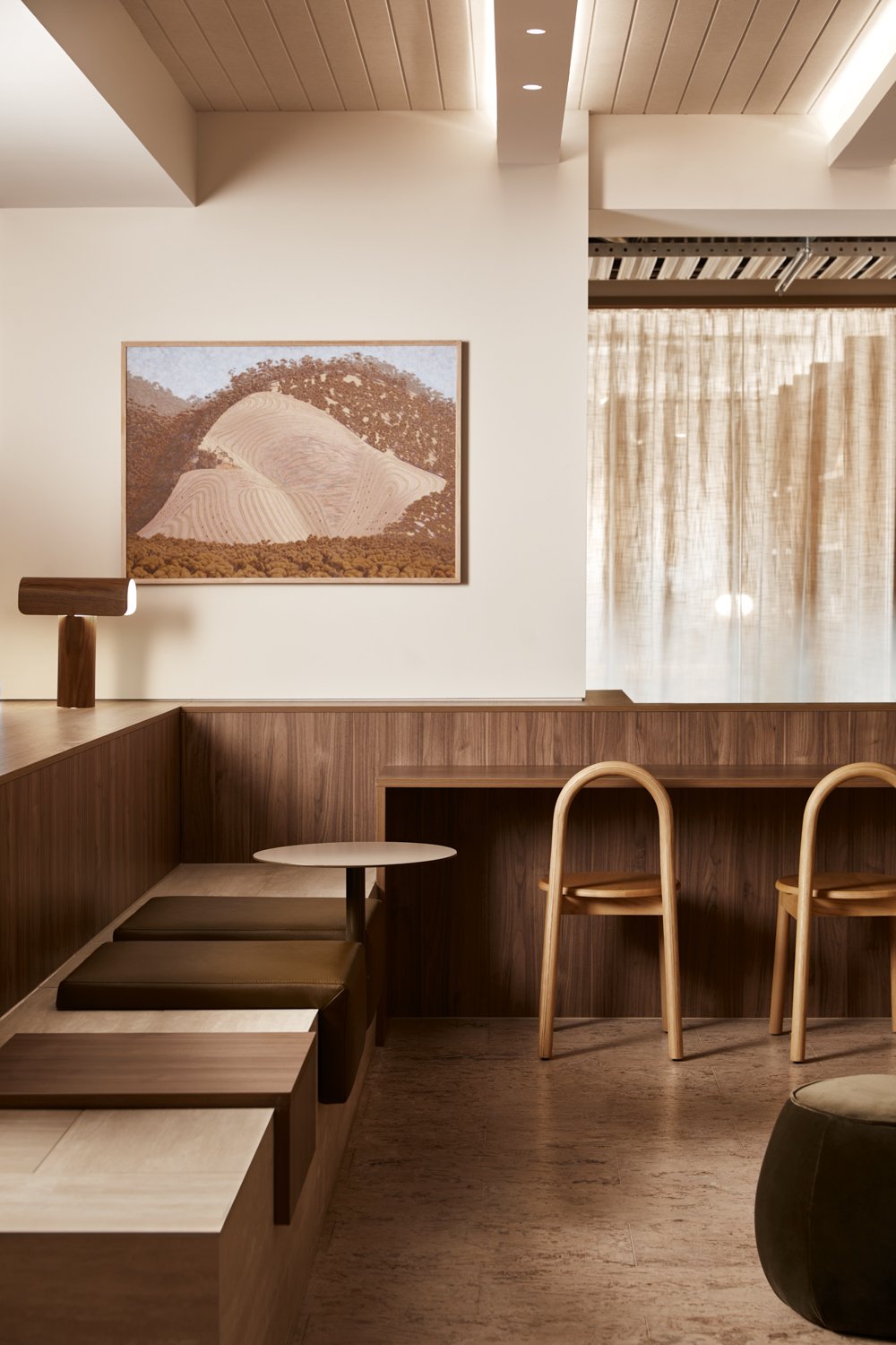 Material Echoes : Tactile Poetry in the Forum’s Palette 