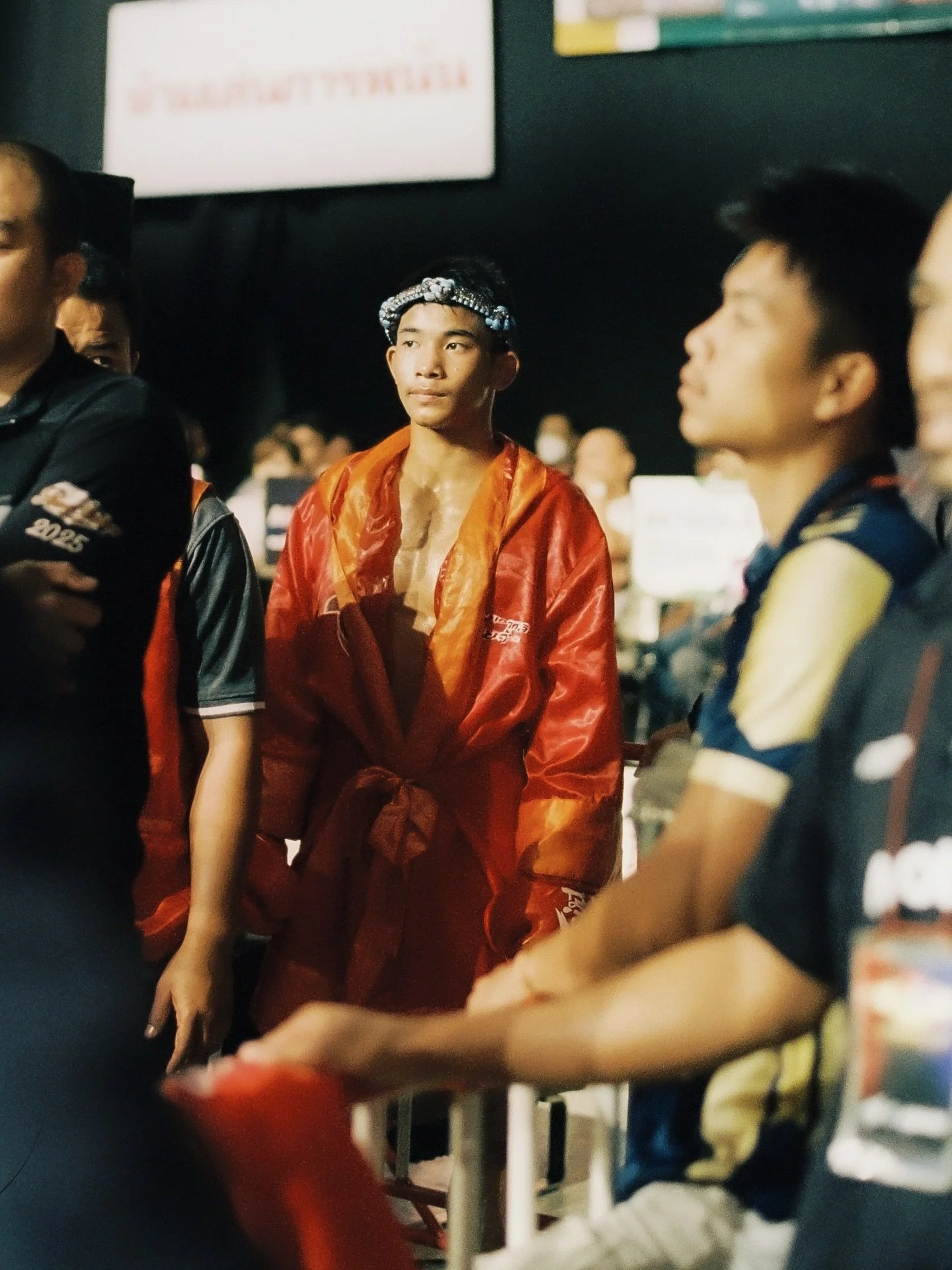 ยอดนที ผดุงชัย |  ISO 500 Film Portrait of Yodnatee Padungchai at CH7 Stadium 18.1.2026
.
.
#muaythaiphotography #muaythai #nakmuay #nakmuaythai #documentaryphoto